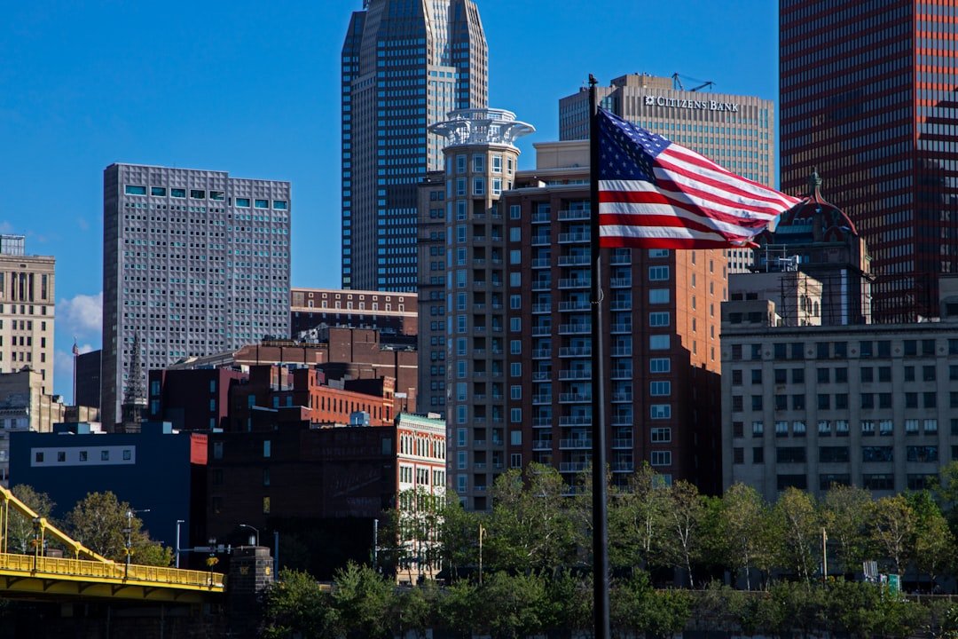 Photo American Cities Blend History and Growth